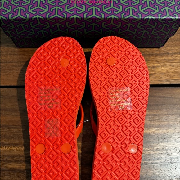 TORY BURCH FLIP FLOP PVC SIZE 5 POPPY RED/LEGACY PAISLEY - Picture 6 of 7